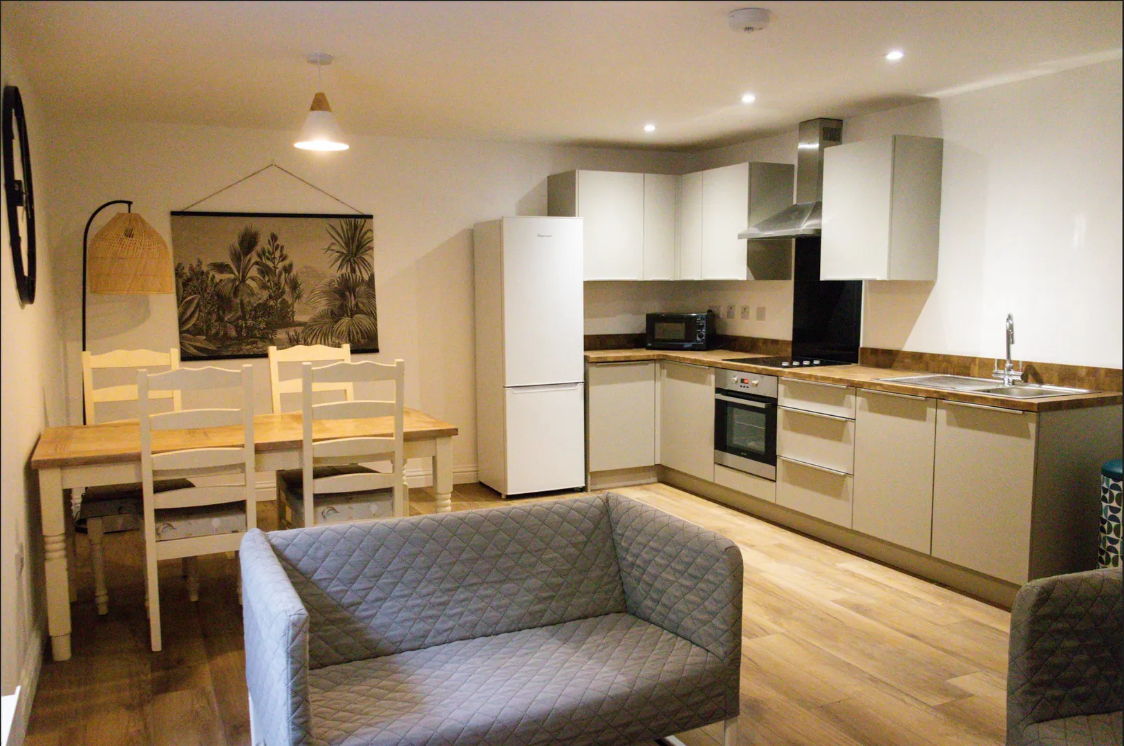 Bank Street // Luxury 1 Bed Flat // Aug 2026 - Main Image